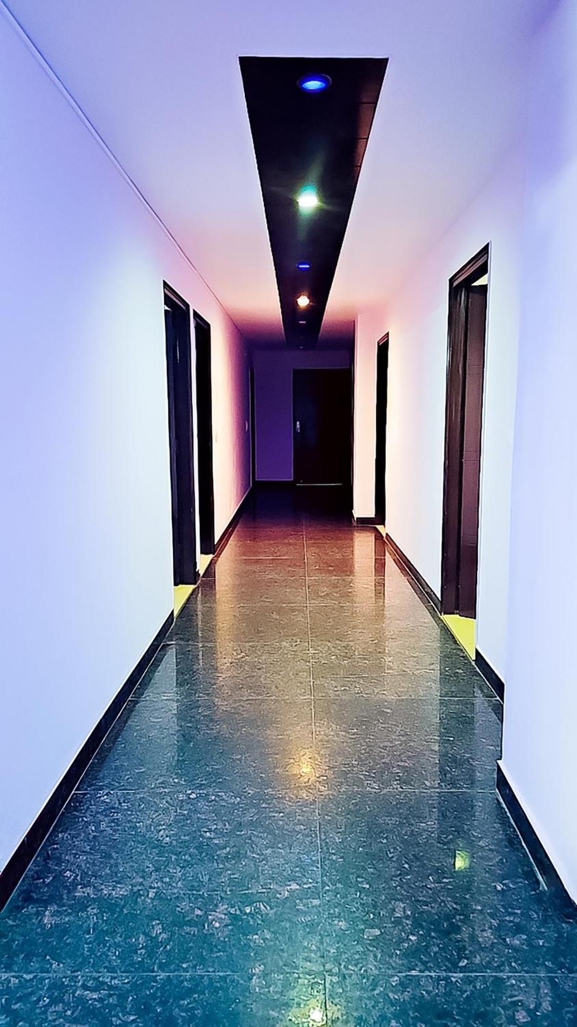 Happy Inn - Near Saket Metro Нью-Дели Экстерьер фото